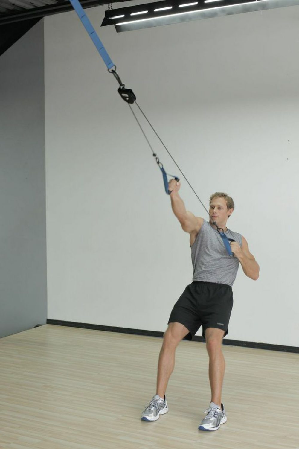 The Human Trainer Rotational Pulley is a bodyweight suspension trainer that provides unlimited range of motion and is designed for all fitness levels.